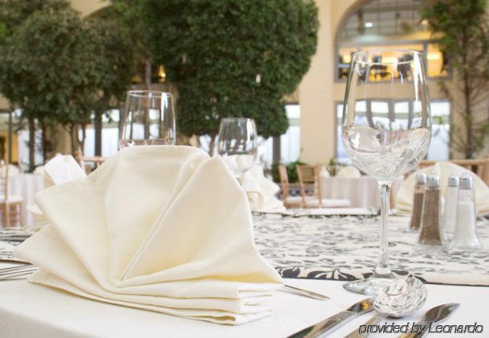 Fiesta Americana Hacienda Ixtapan De La Sal Exterior photo A table set for fine dining