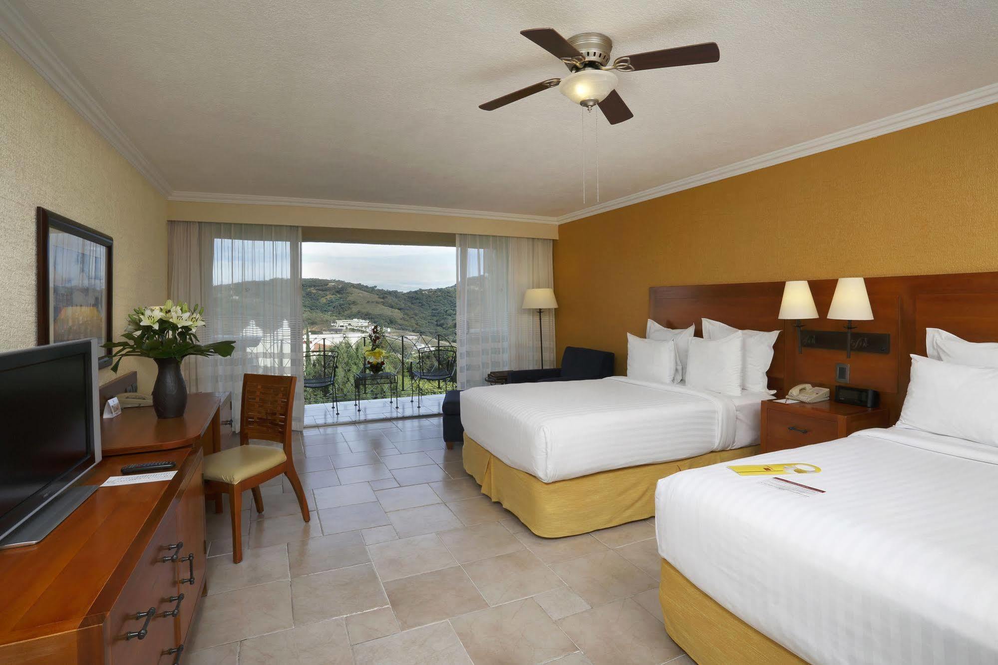 Fiesta Americana Hacienda Ixtapan De La Sal Exterior photo A room at the Hard Rock Hotel Vallarta
